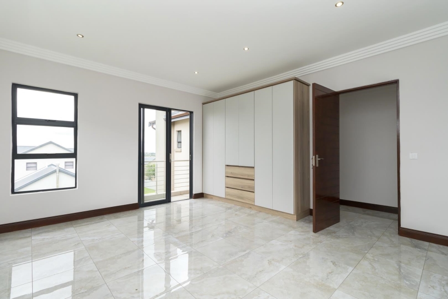 To Let 5 Bedroom Property for Rent in Waterfall Country Estate Gauteng