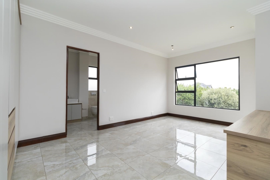 To Let 5 Bedroom Property for Rent in Waterfall Country Estate Gauteng