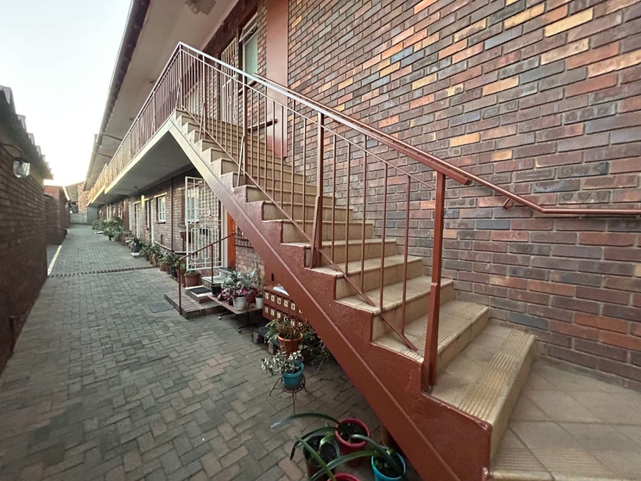 2 Bedroom Property for Sale in New Redruth Gauteng