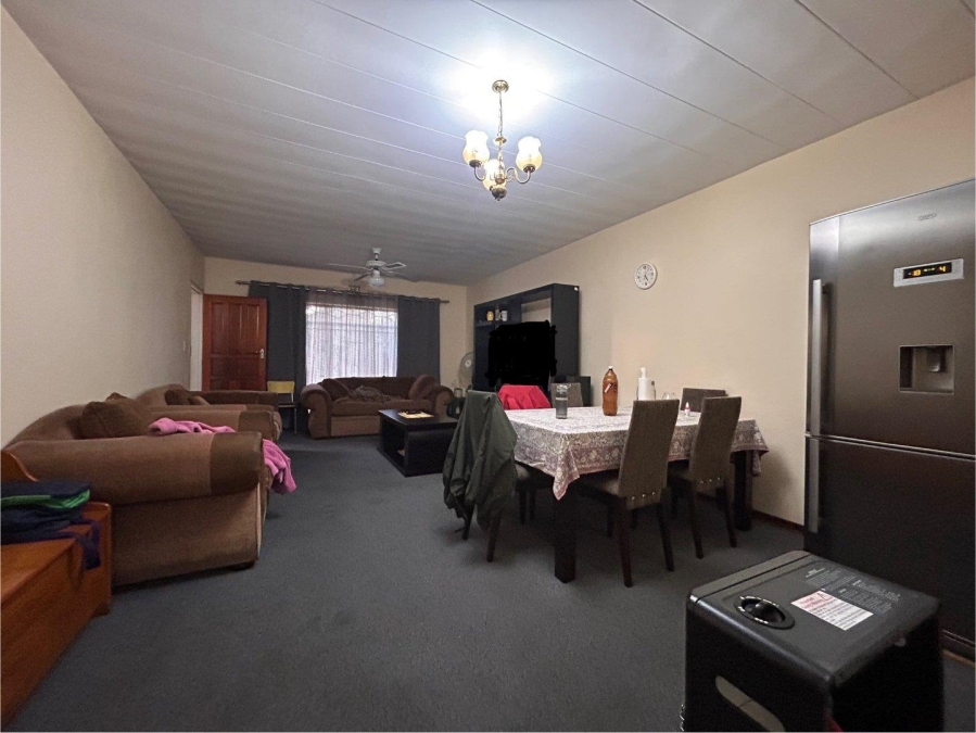 2 Bedroom Property for Sale in New Redruth Gauteng