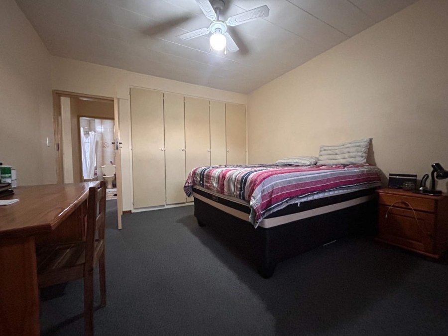 2 Bedroom Property for Sale in New Redruth Gauteng