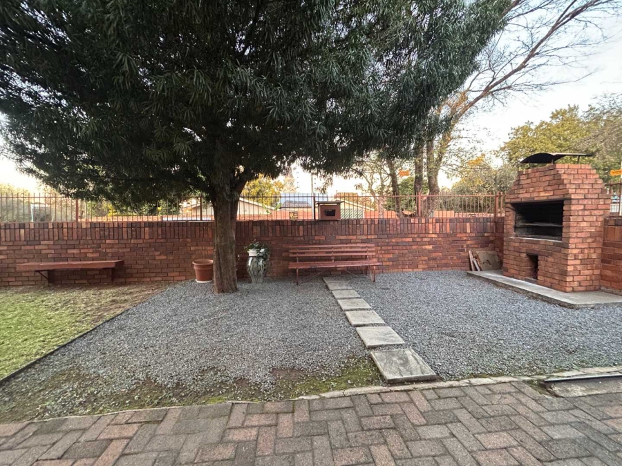2 Bedroom Property for Sale in New Redruth Gauteng