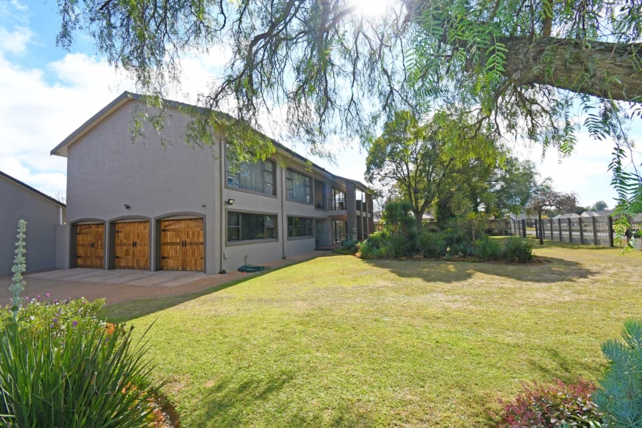 6 Bedroom Property for Sale in Libradene Gauteng