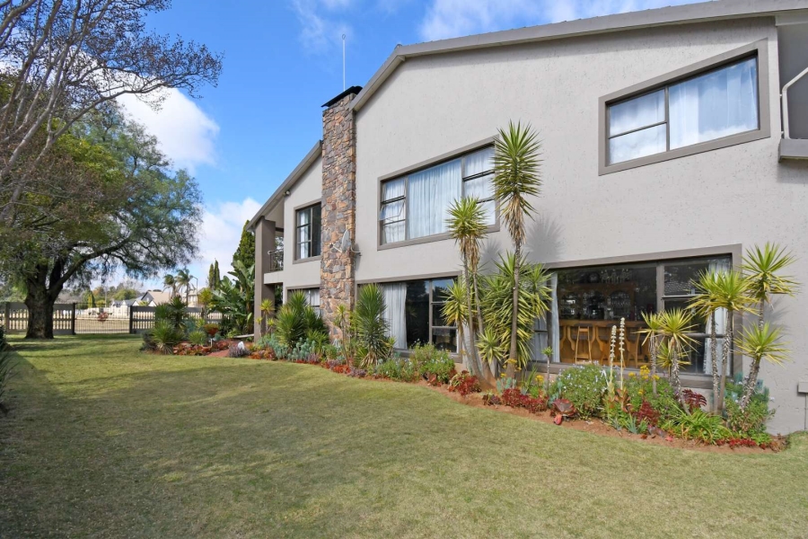 6 Bedroom Property for Sale in Libradene Gauteng