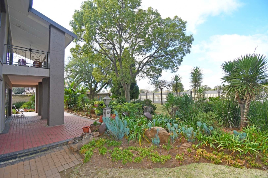 6 Bedroom Property for Sale in Libradene Gauteng