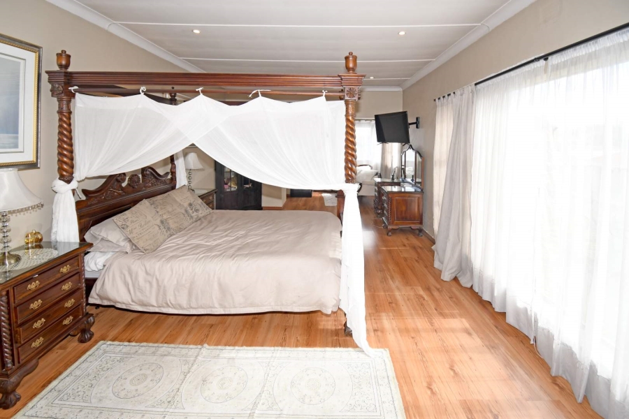6 Bedroom Property for Sale in Libradene Gauteng