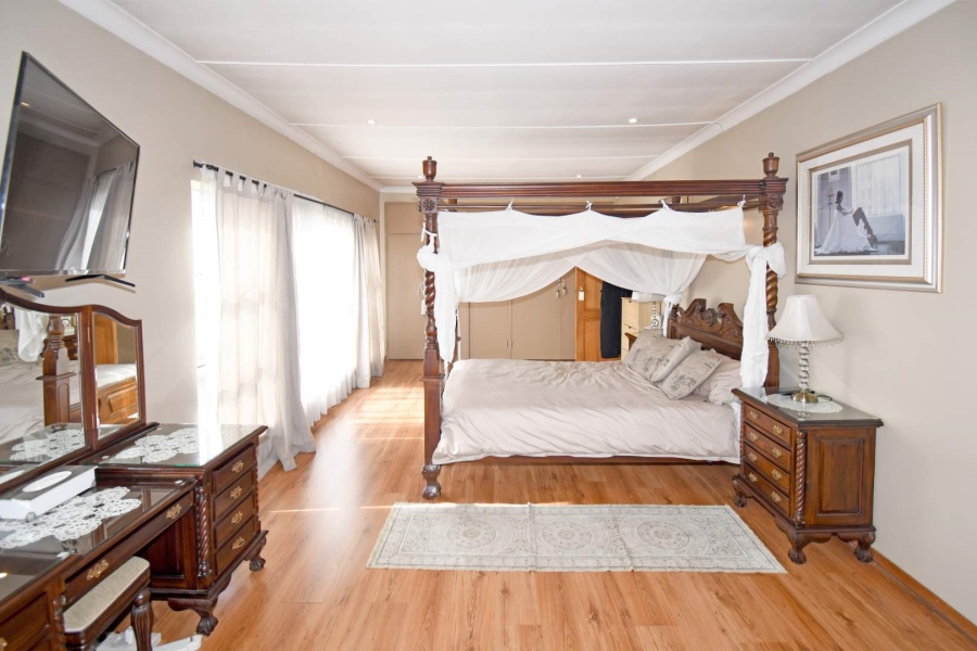 6 Bedroom Property for Sale in Libradene Gauteng