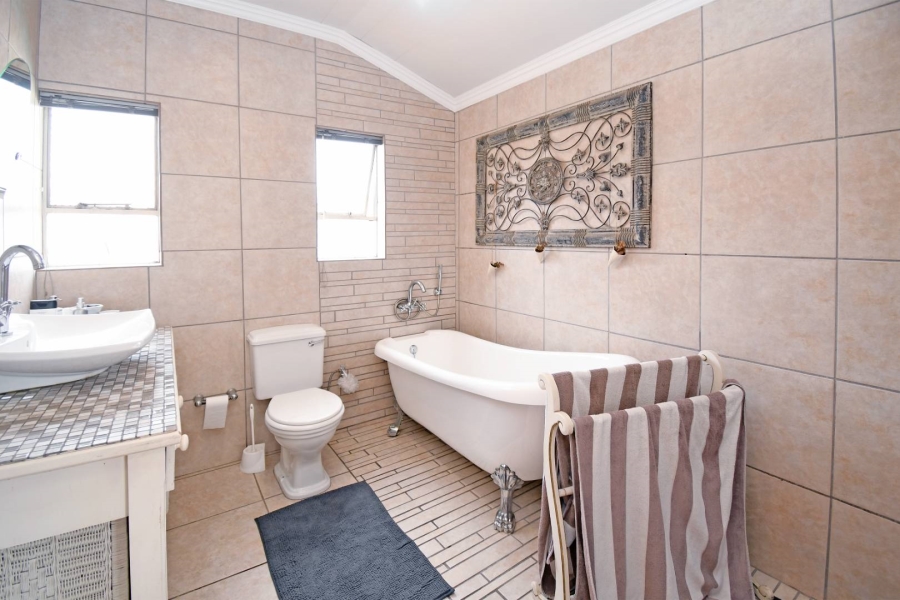 6 Bedroom Property for Sale in Libradene Gauteng