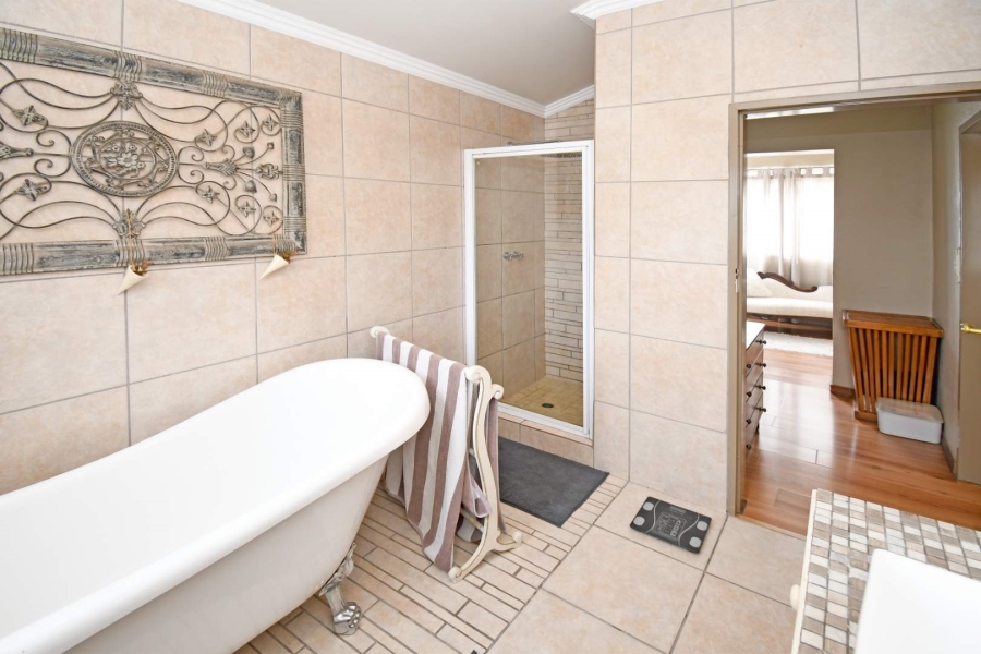 6 Bedroom Property for Sale in Libradene Gauteng