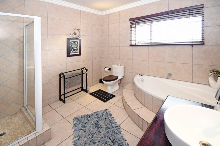6 Bedroom Property for Sale in Libradene Gauteng