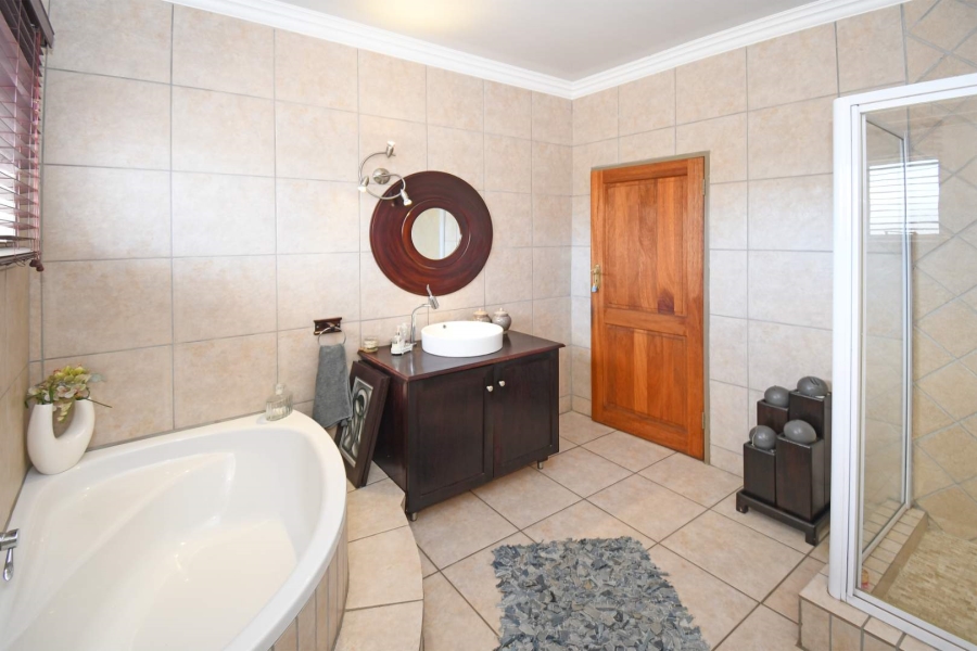 6 Bedroom Property for Sale in Libradene Gauteng