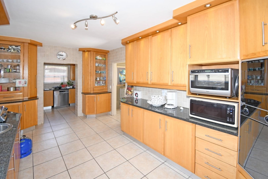 6 Bedroom Property for Sale in Libradene Gauteng