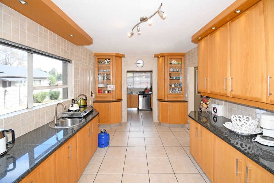 6 Bedroom Property for Sale in Libradene Gauteng