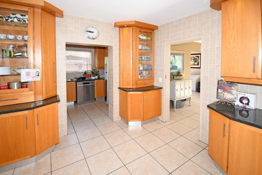 6 Bedroom Property for Sale in Libradene Gauteng