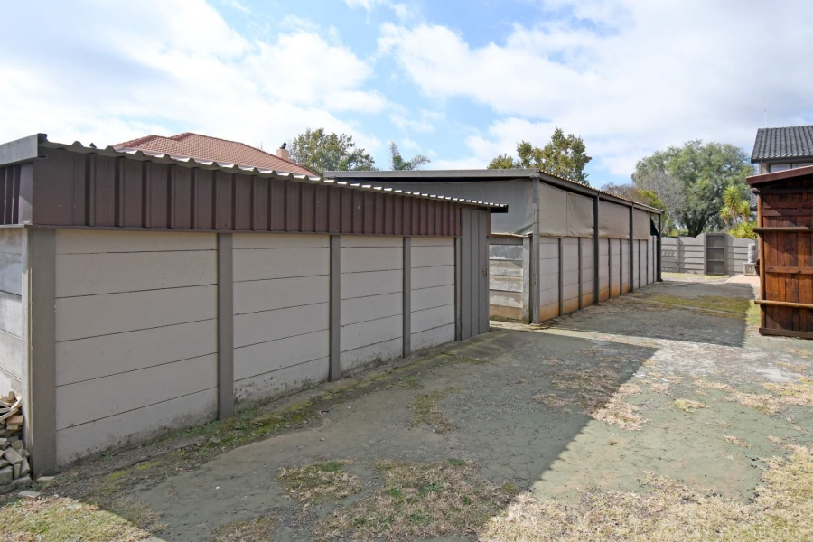 6 Bedroom Property for Sale in Libradene Gauteng
