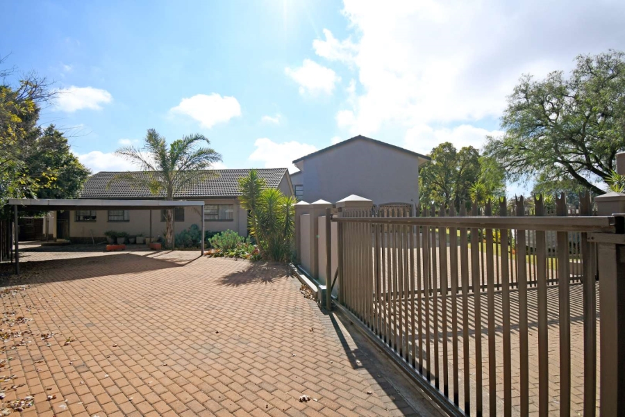 6 Bedroom Property for Sale in Libradene Gauteng