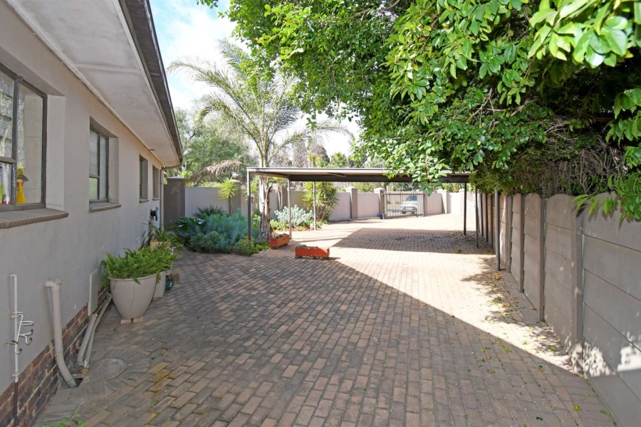 6 Bedroom Property for Sale in Libradene Gauteng