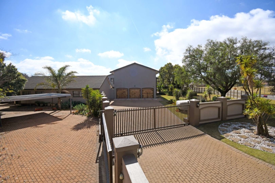 6 Bedroom Property for Sale in Libradene Gauteng