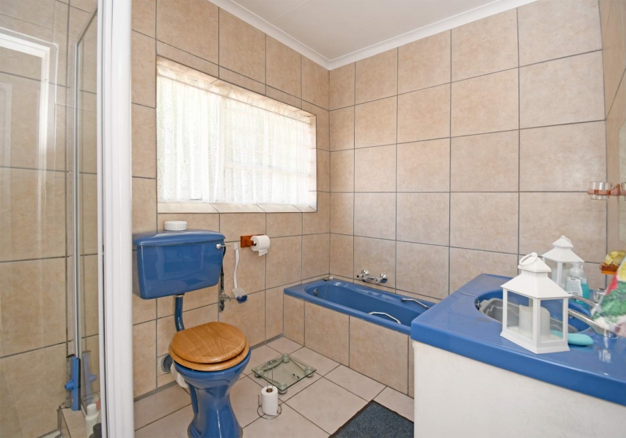 6 Bedroom Property for Sale in Libradene Gauteng