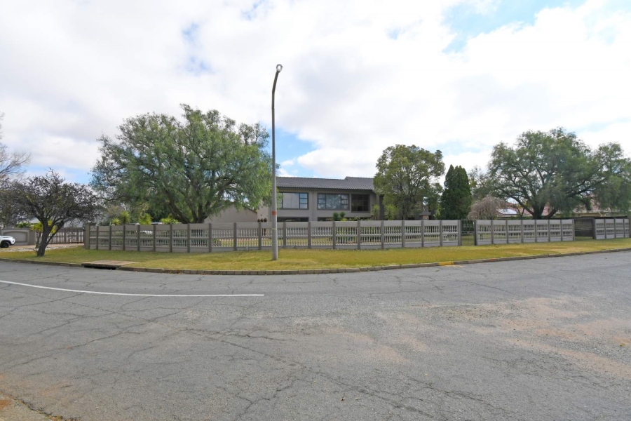 6 Bedroom Property for Sale in Libradene Gauteng