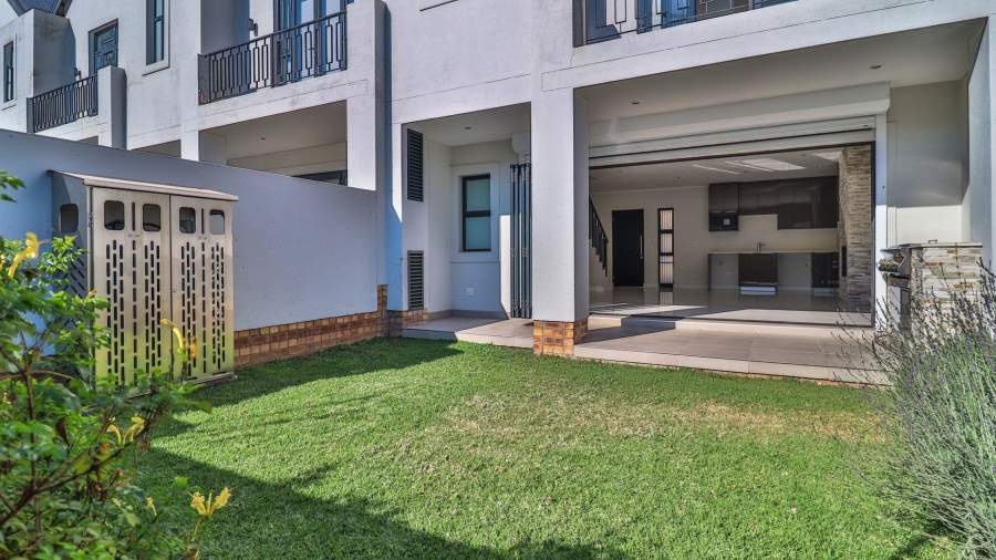 To Let 2 Bedroom Property for Rent in Bryanston Gauteng