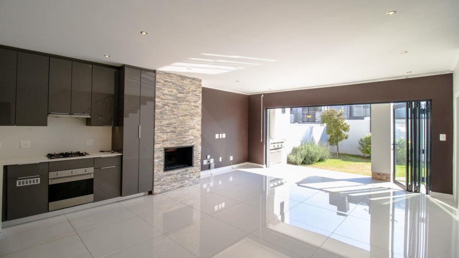 To Let 2 Bedroom Property for Rent in Bryanston Gauteng