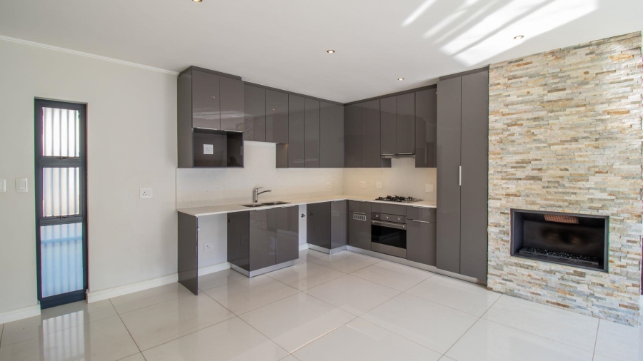 To Let 2 Bedroom Property for Rent in Bryanston Gauteng