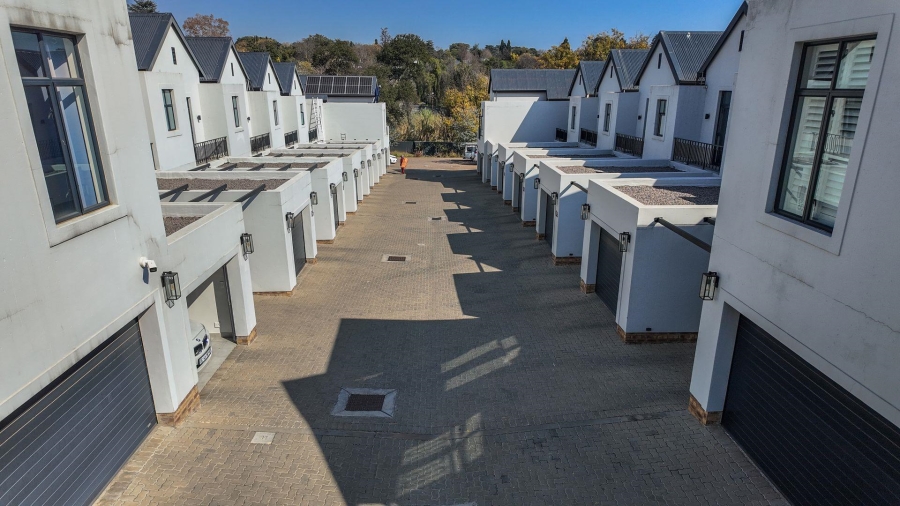 To Let 2 Bedroom Property for Rent in Bryanston Gauteng