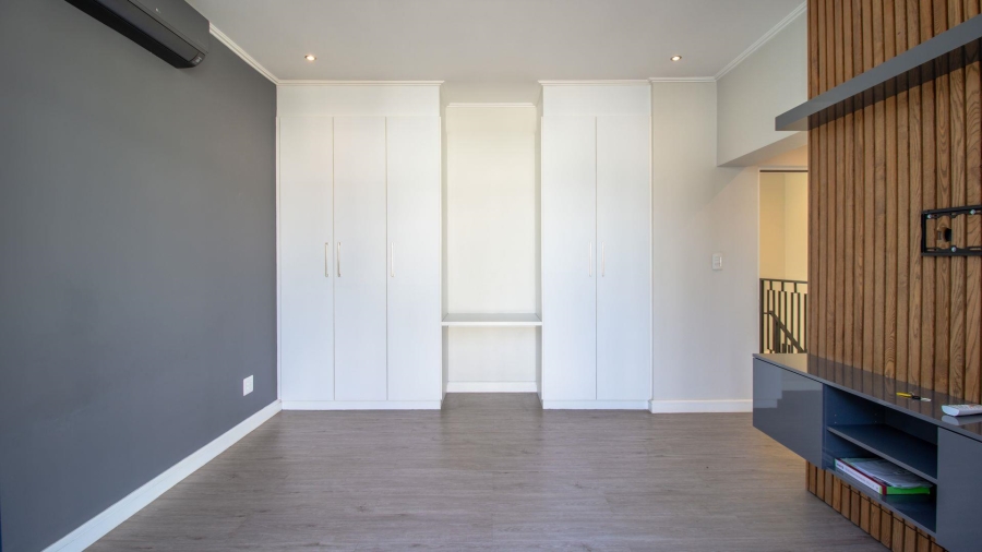 To Let 2 Bedroom Property for Rent in Bryanston Gauteng