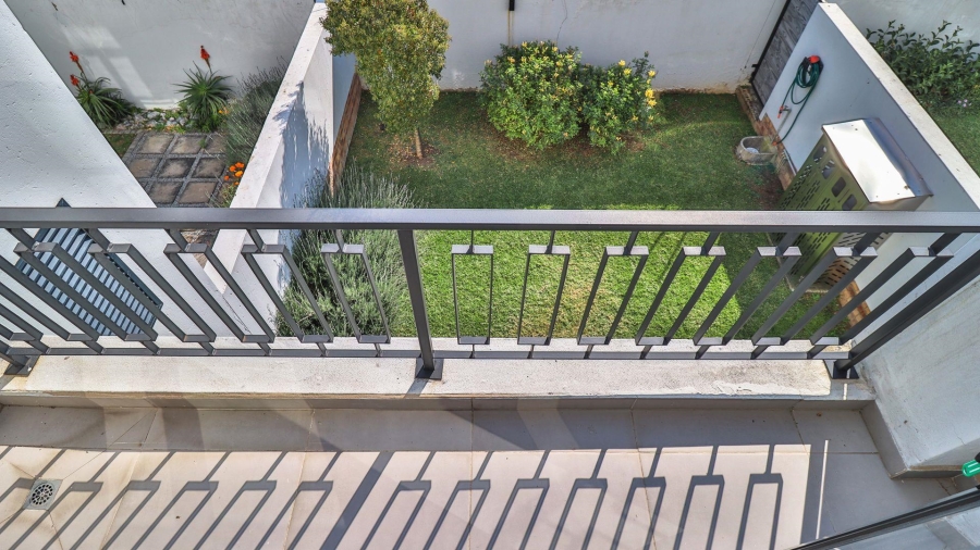 To Let 2 Bedroom Property for Rent in Bryanston Gauteng