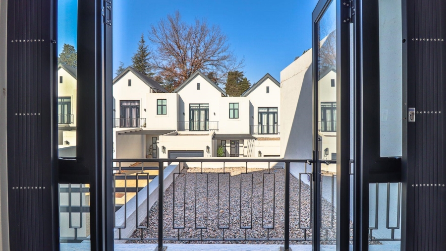 To Let 2 Bedroom Property for Rent in Bryanston Gauteng