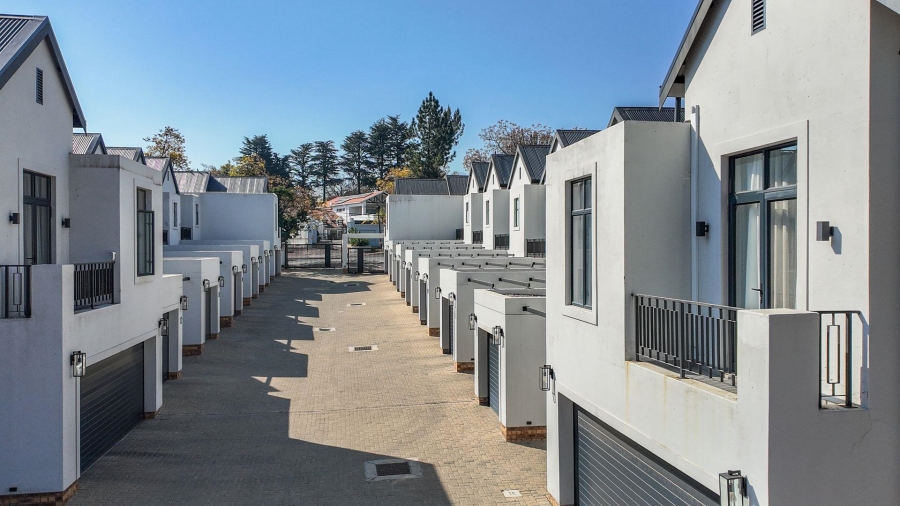 To Let 2 Bedroom Property for Rent in Bryanston Gauteng