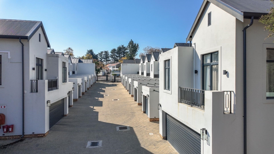To Let 2 Bedroom Property for Rent in Bryanston Gauteng