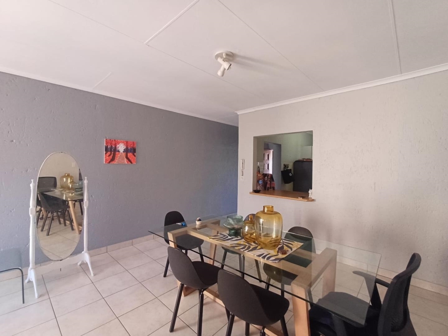 To Let 2 Bedroom Property for Rent in Ferndale Gauteng