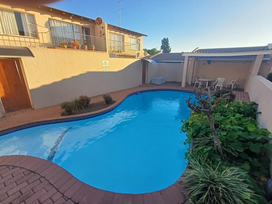 To Let 2 Bedroom Property for Rent in Ferndale Gauteng