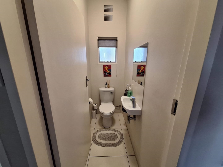 To Let 2 Bedroom Property for Rent in Craighall Park Gauteng
