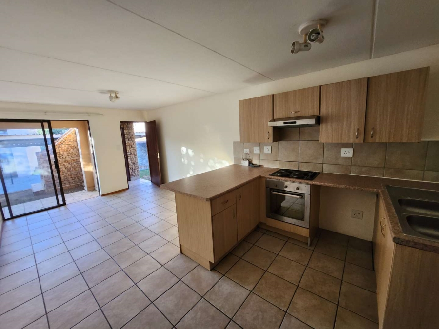 To Let 2 Bedroom Property for Rent in Noordhang Gauteng