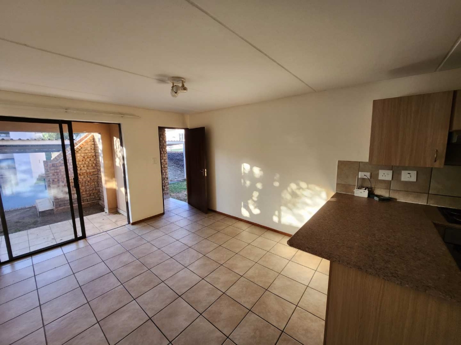 To Let 2 Bedroom Property for Rent in Noordhang Gauteng