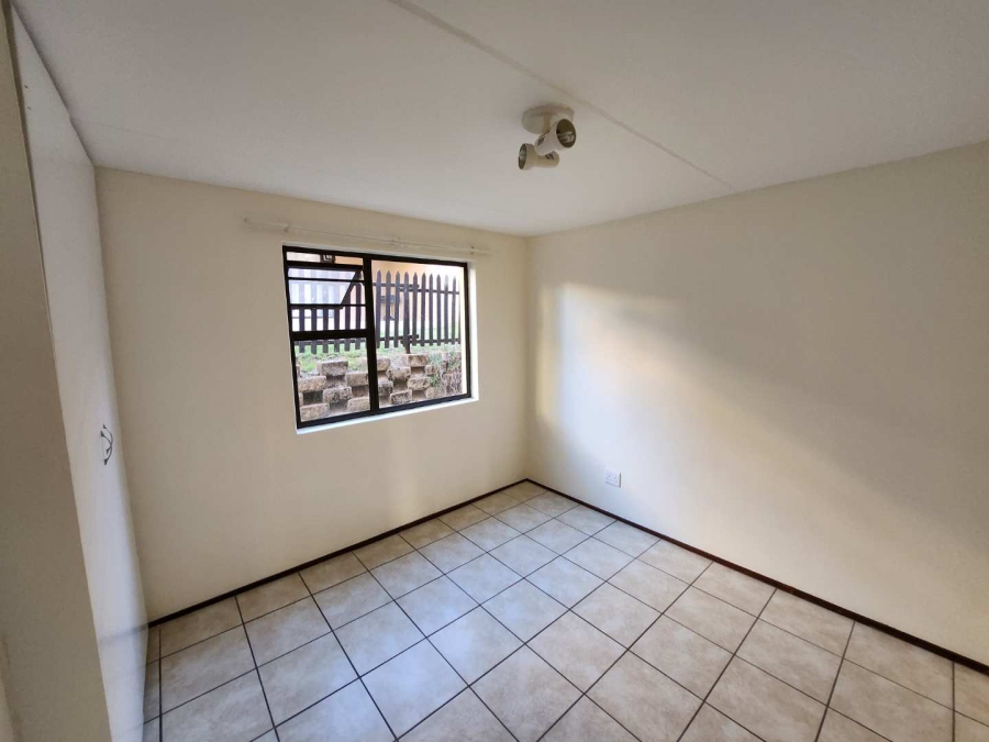 To Let 2 Bedroom Property for Rent in Noordhang Gauteng