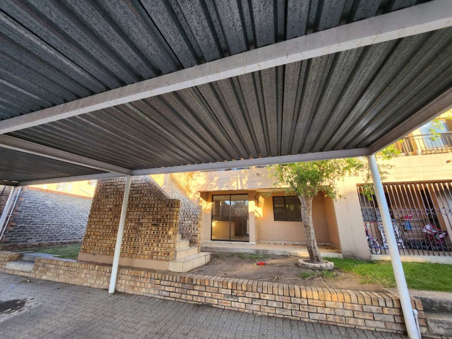 To Let 2 Bedroom Property for Rent in Noordhang Gauteng
