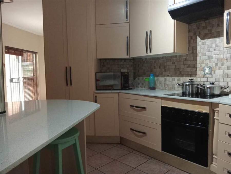 4 Bedroom Property for Sale in Erasmuskloof Gauteng