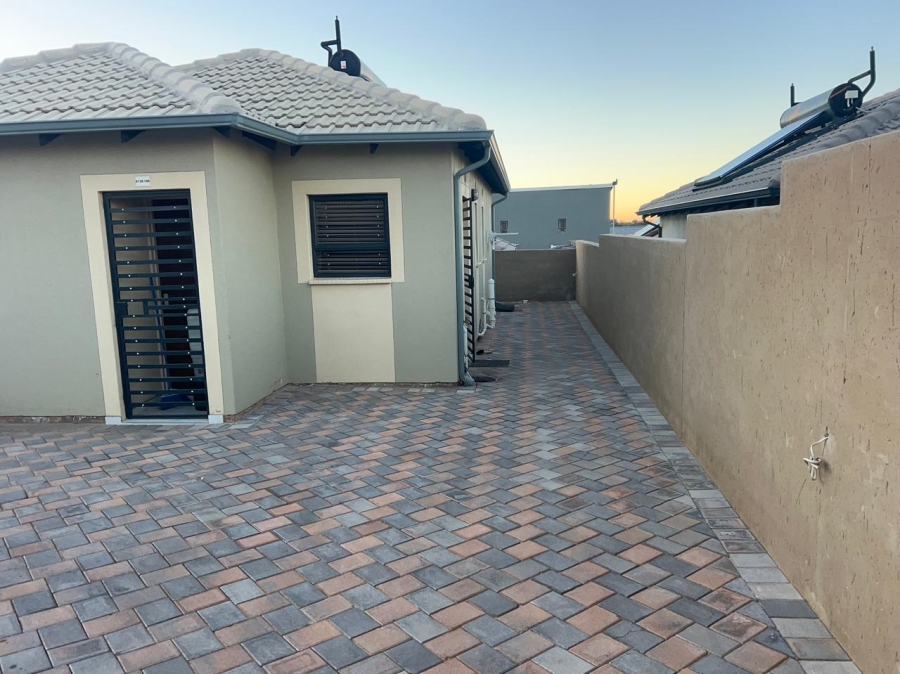 3 Bedroom Property for Sale in Clayville Gauteng