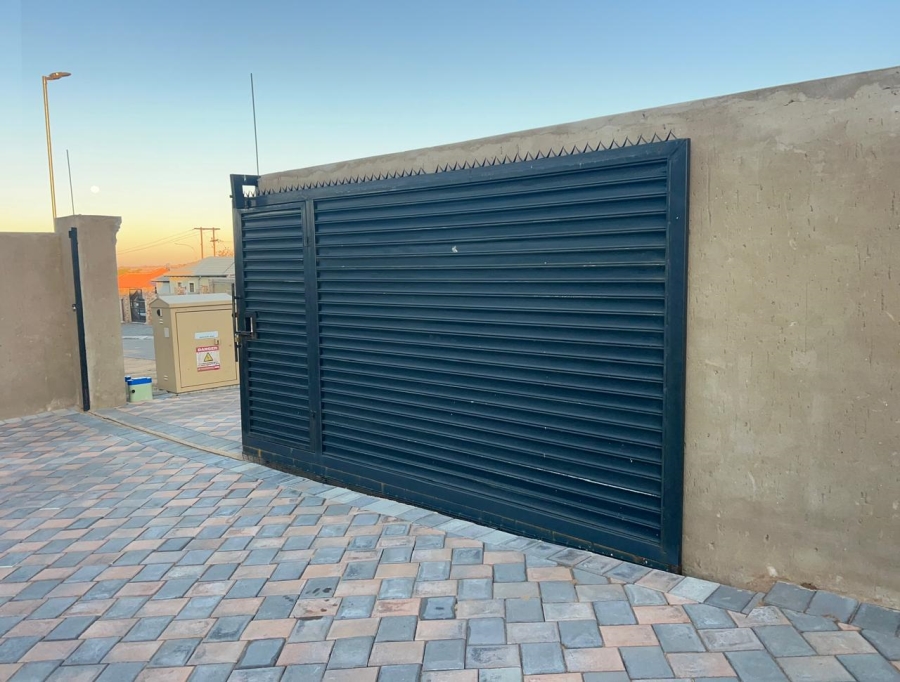 3 Bedroom Property for Sale in Clayville Gauteng