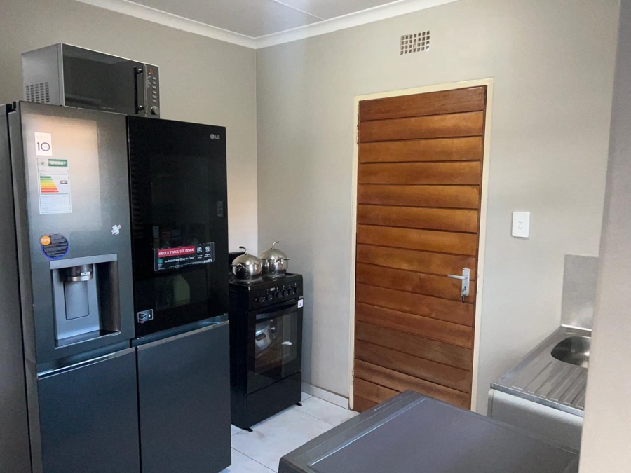 3 Bedroom Property for Sale in Clayville Gauteng
