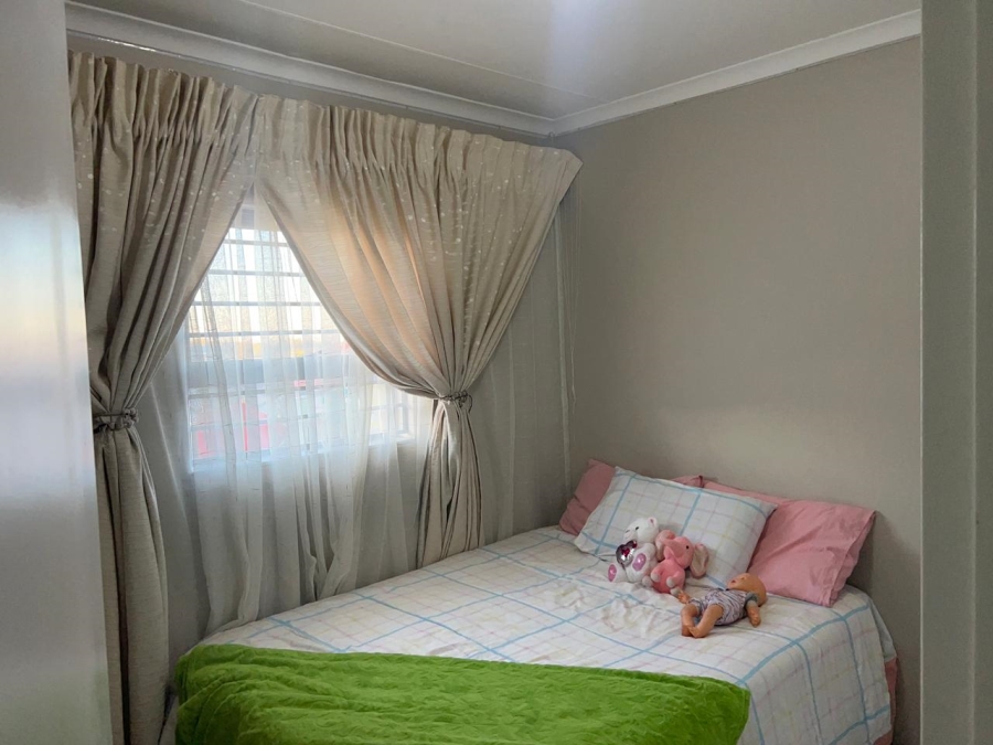 3 Bedroom Property for Sale in Clayville Gauteng