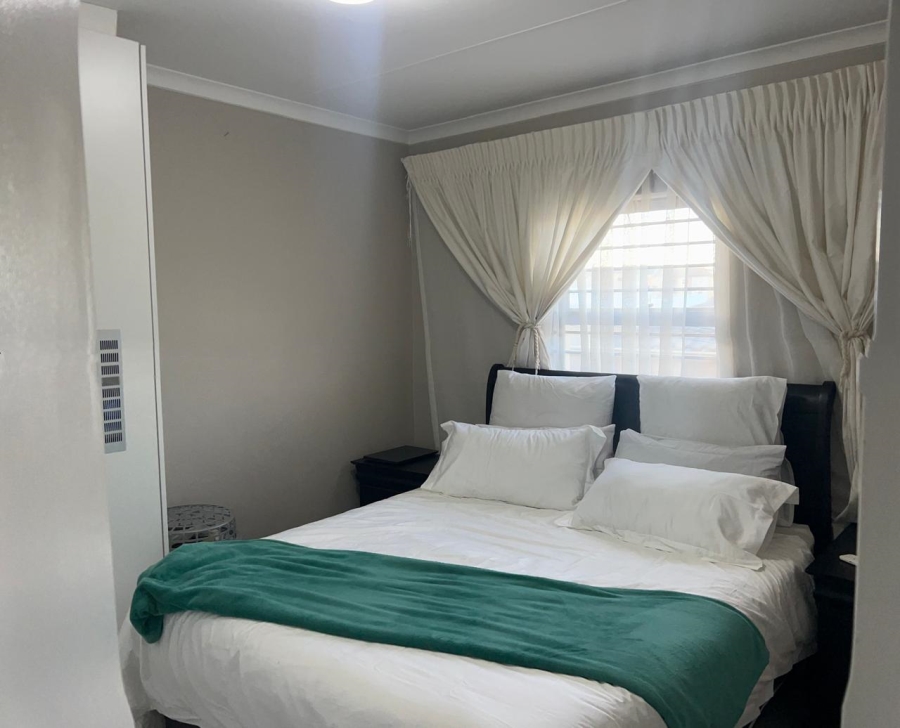 3 Bedroom Property for Sale in Clayville Gauteng