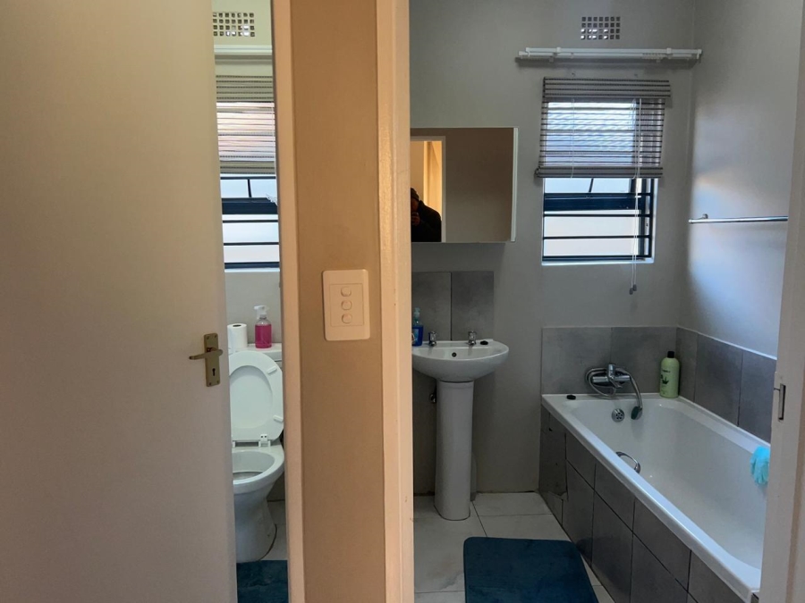 3 Bedroom Property for Sale in Clayville Gauteng