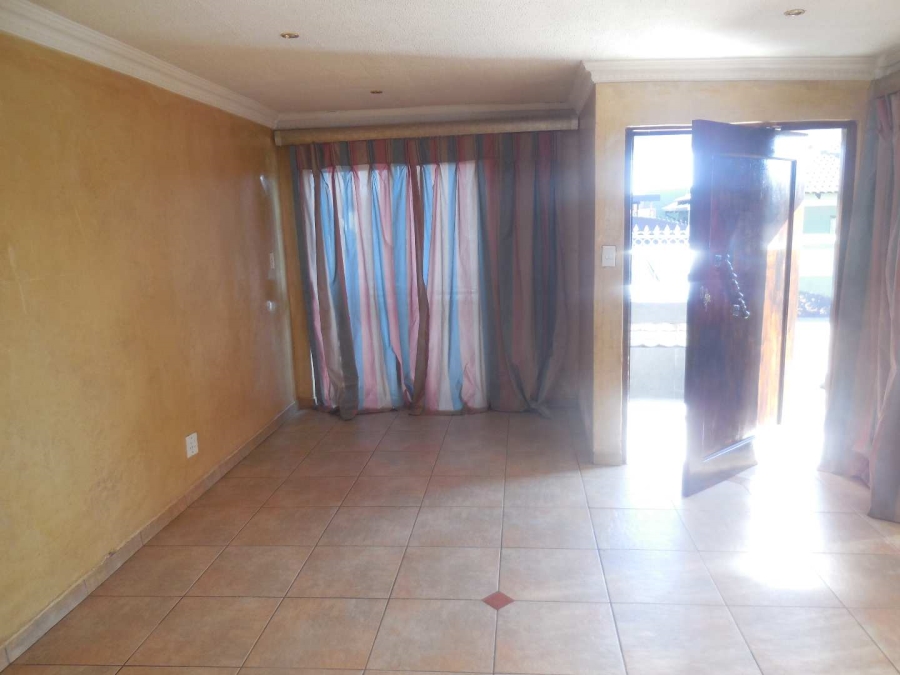 3 Bedroom Property for Sale in Nellmapius Gauteng