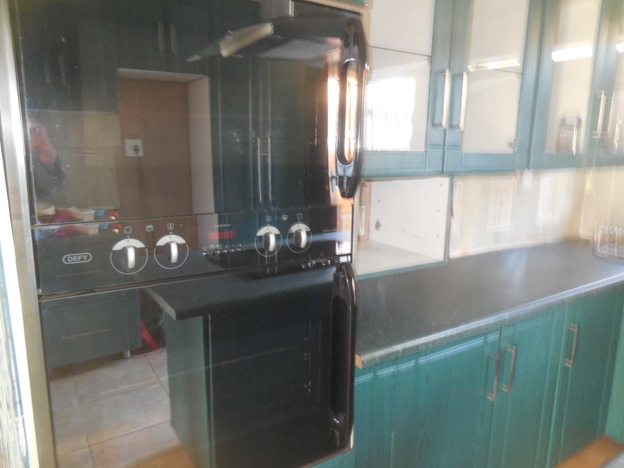 3 Bedroom Property for Sale in Nellmapius Gauteng