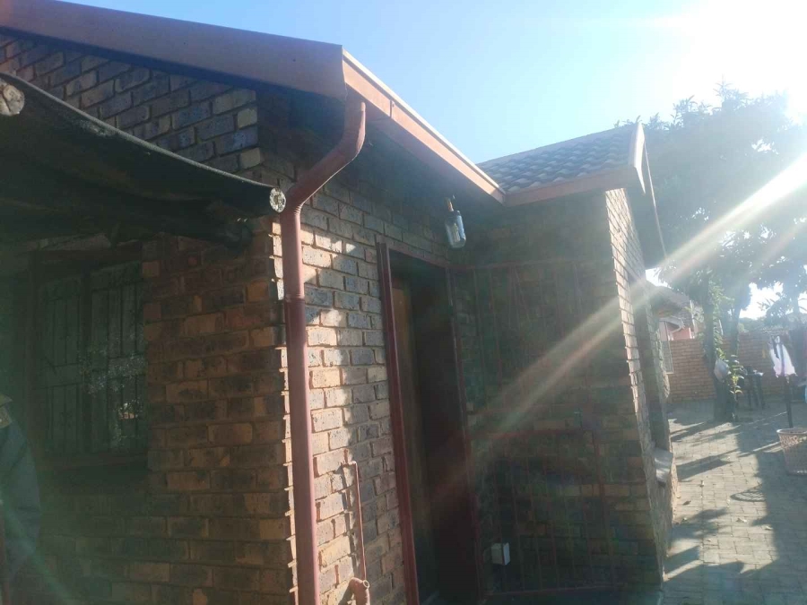 3 Bedroom Property for Sale in Lindo Park Gauteng